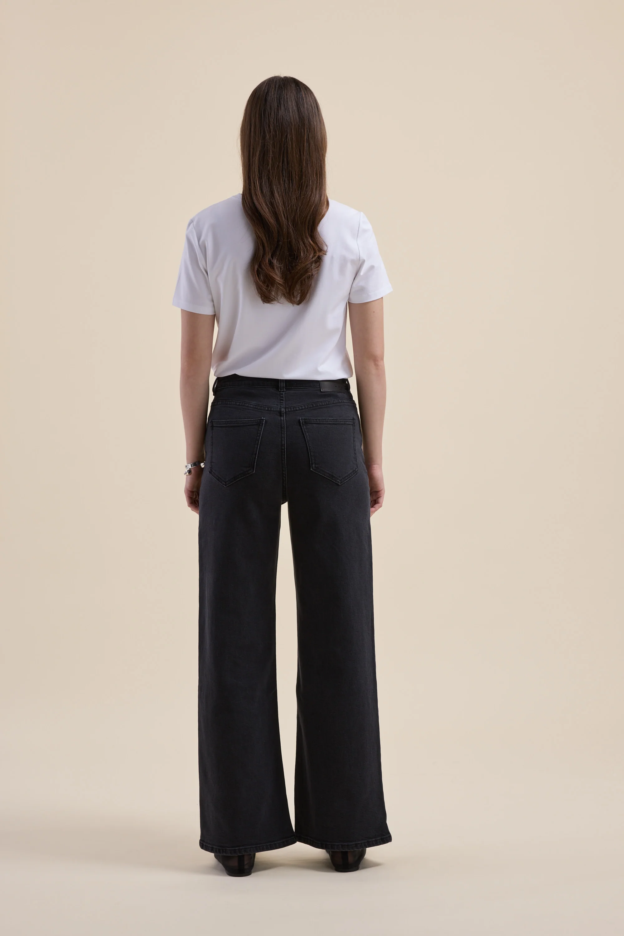 The Mid Rise Wide Leg Jeans - Image 6